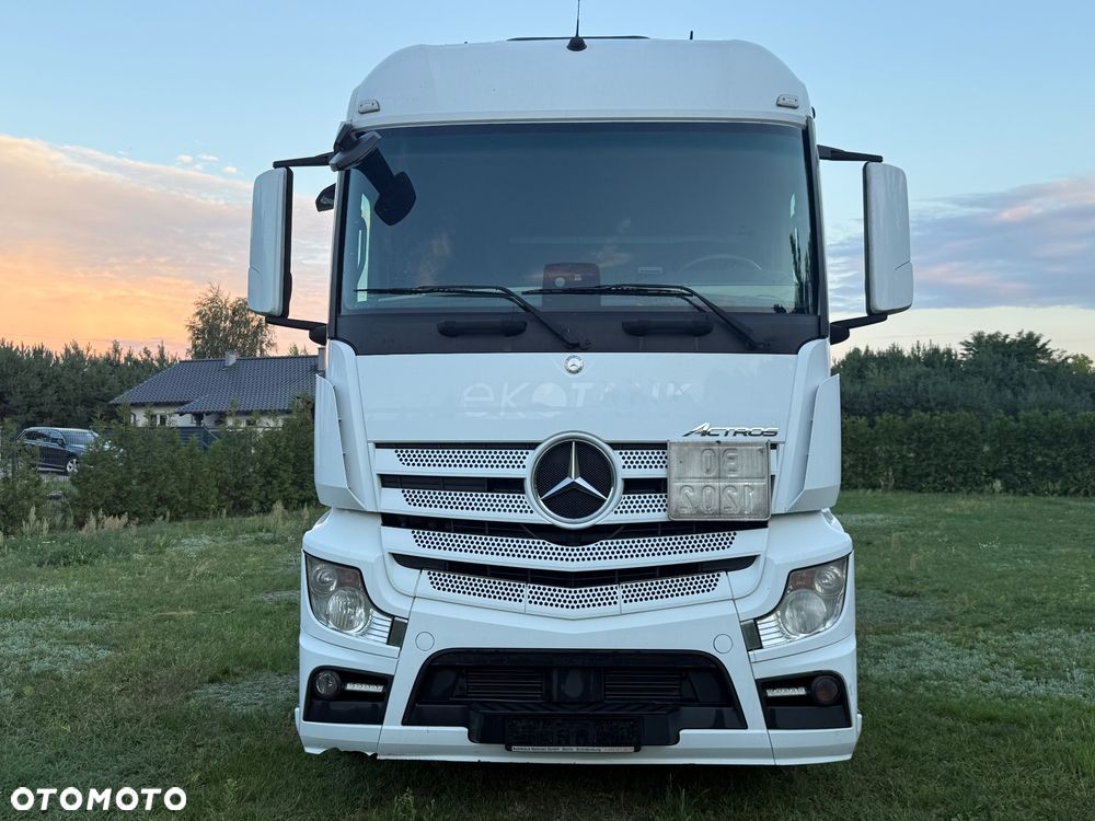 Mercedes-Benz Actros - 3
