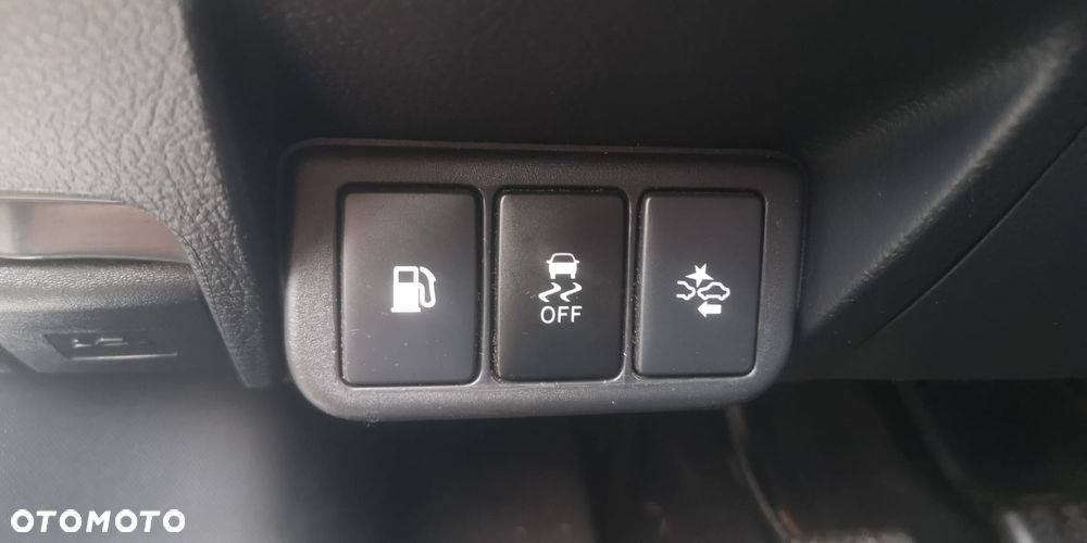 Toyota Avensis 2.0 D-4D Premium - 18