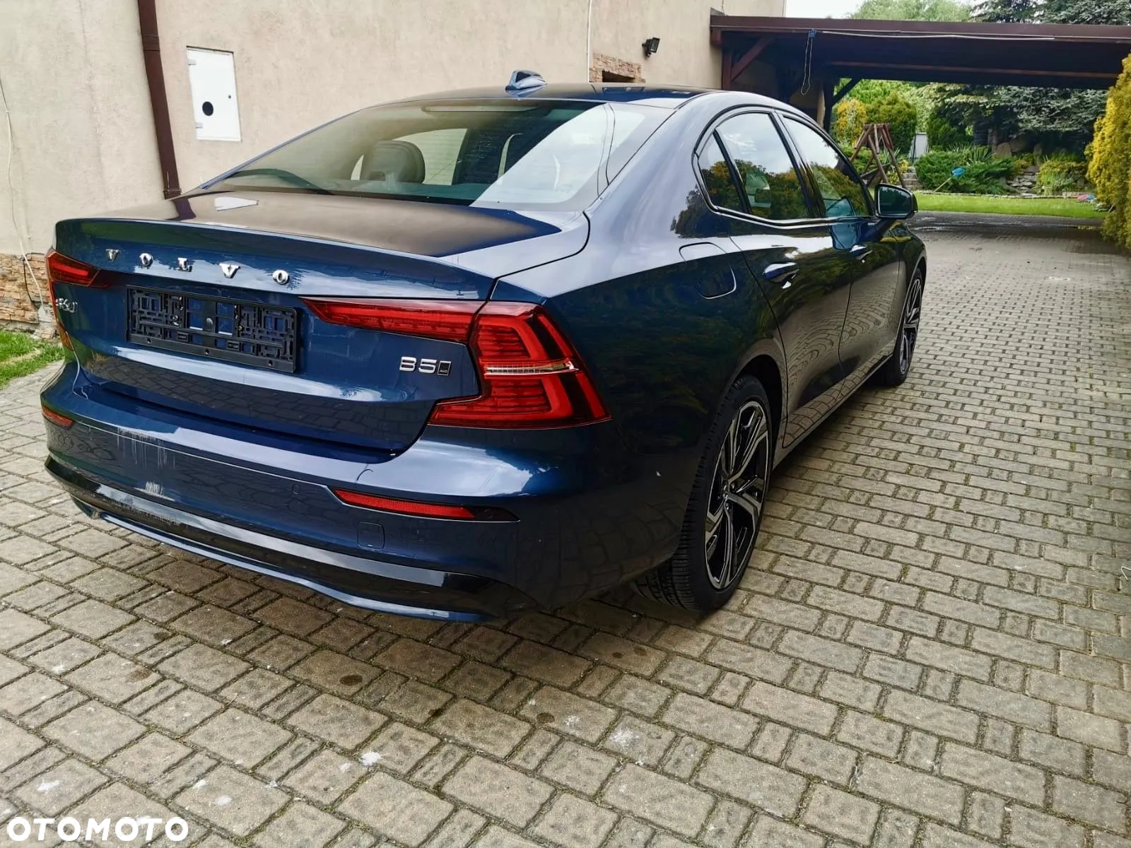 Volvo S60 B5 B AWD Plus Dark - 4