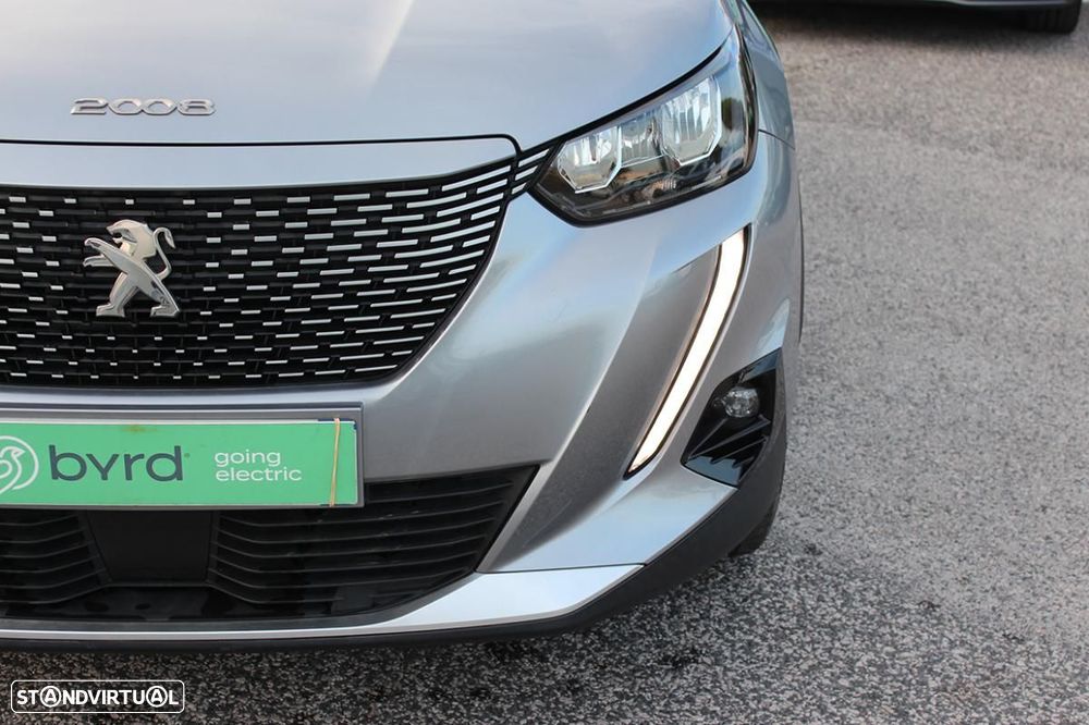 Peugeot e-2008 Allure - 6