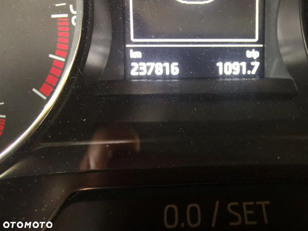 Skoda RAPID Spb 1.6 TDI DPF Ambition - 11