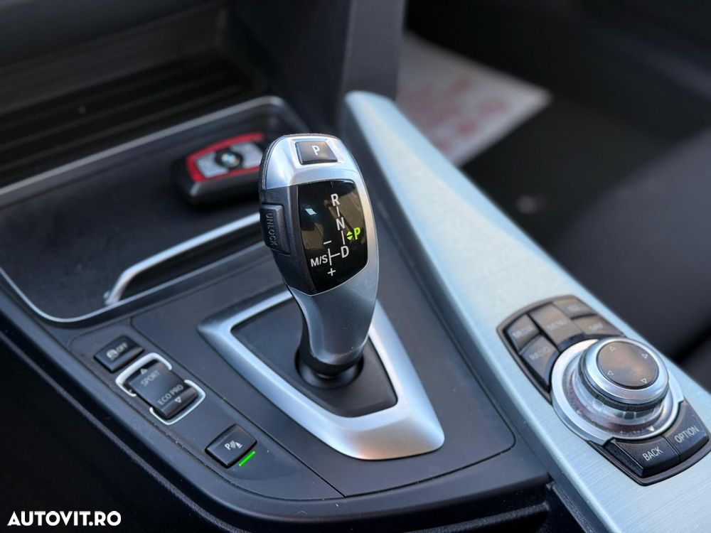 BMW Seria 3 318d Touring Aut. Sport Line - 10