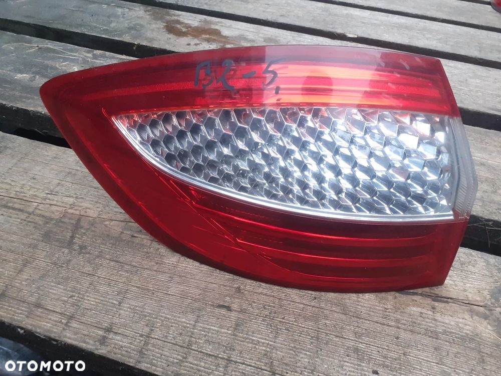 .  TYL TYLNA LAMPA LEWA FORD MONDEO MK4 KOMBI - 1