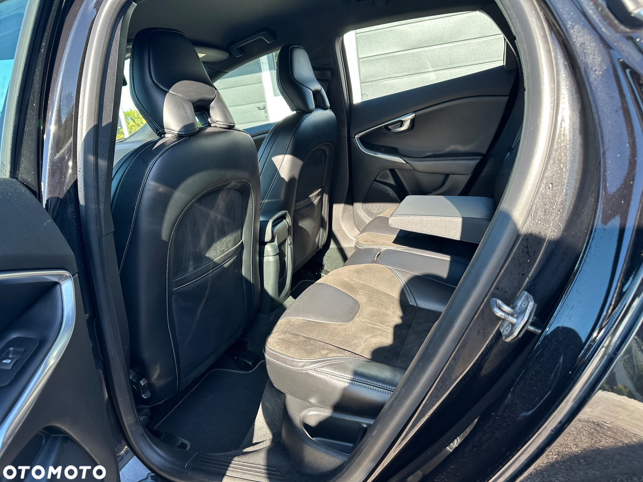 Volvo V40 D2 Drive-E R-Design Kinetic - 9