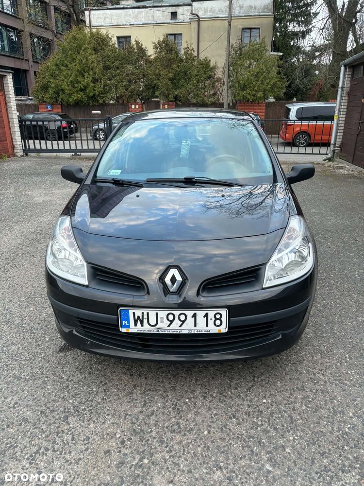 Renault Clio 1.2 16V Campus - 2