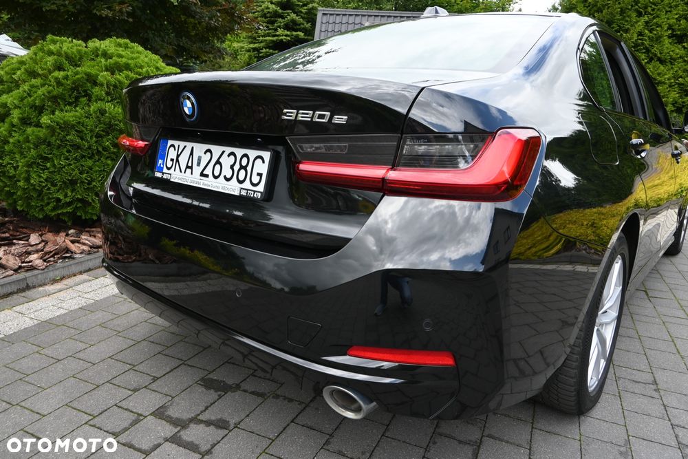 BMW Seria 3 320e Sport Line - 38