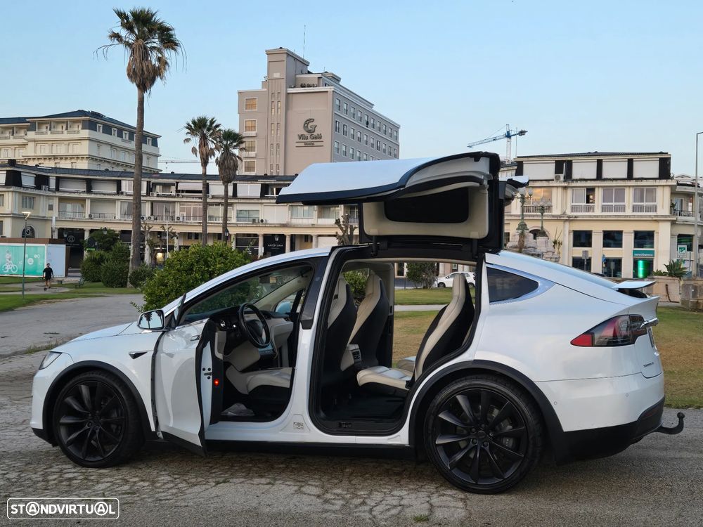 Tesla Model X 100D - 27