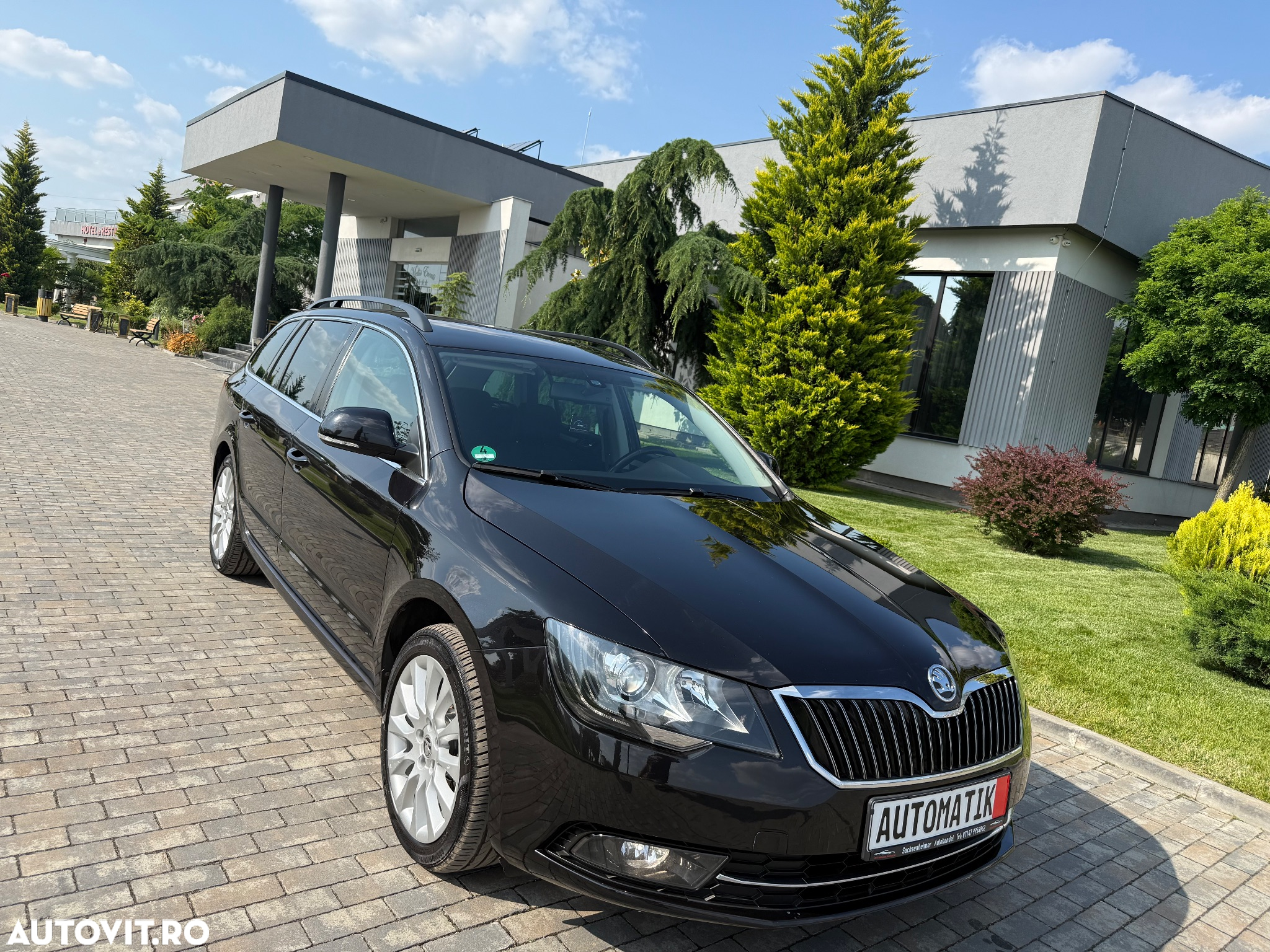Skoda Superb 2.0 TDI DSG Elegance - 4