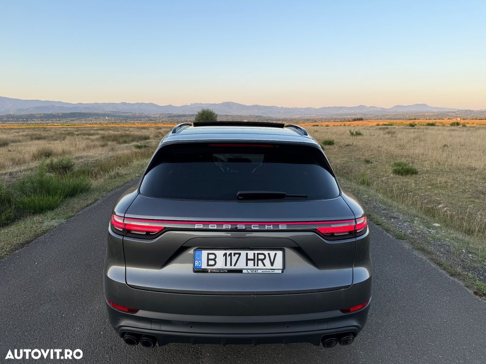 Porsche Cayenne - 30