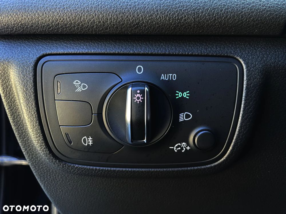 Audi A6 Avant 2.0 TDI Ultra S tronic - 33