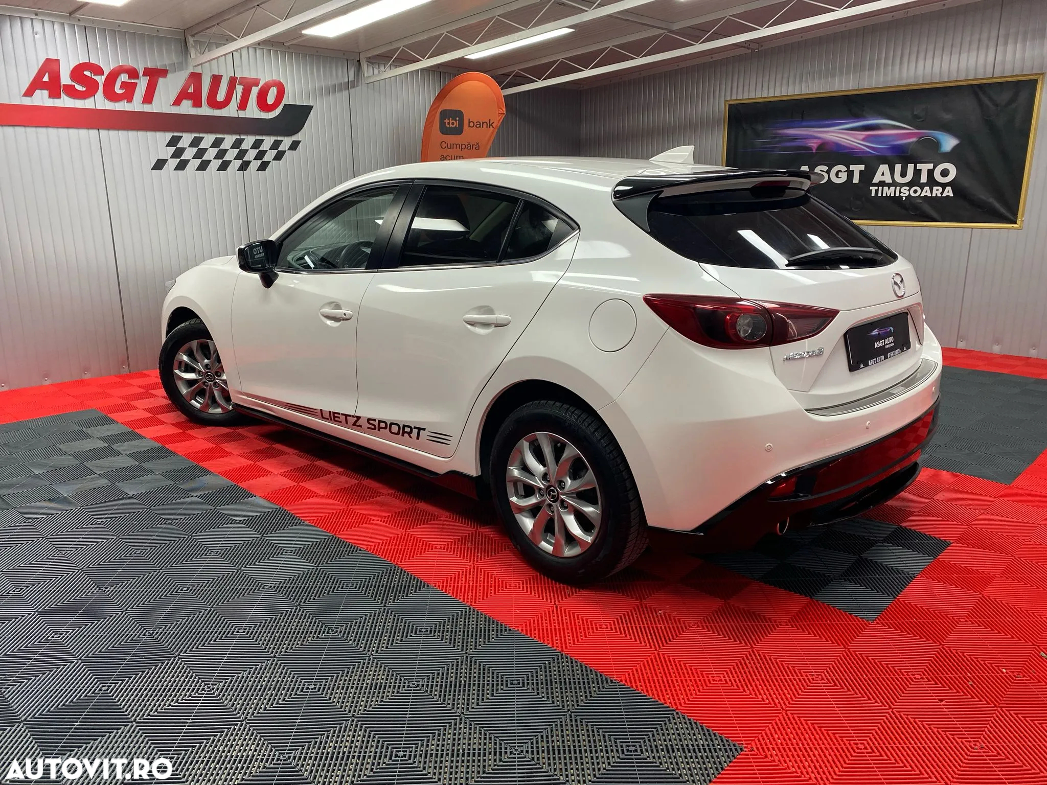Mazda 3 - 5