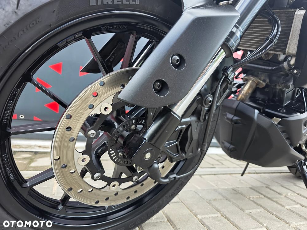 Yamaha MT - 28