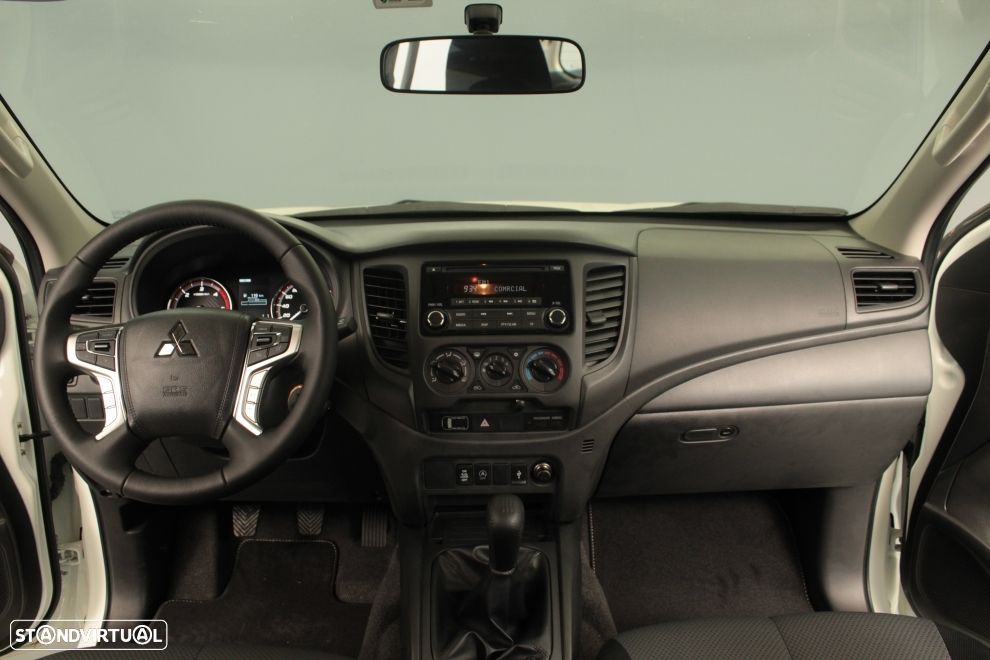 Mitsubishi L200 2.3 DI-D CD Invite 4WD - 28