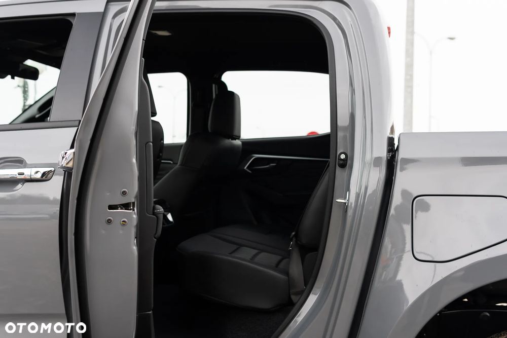 Isuzu D-Max Double Cab 4WD Autm LSE - 24