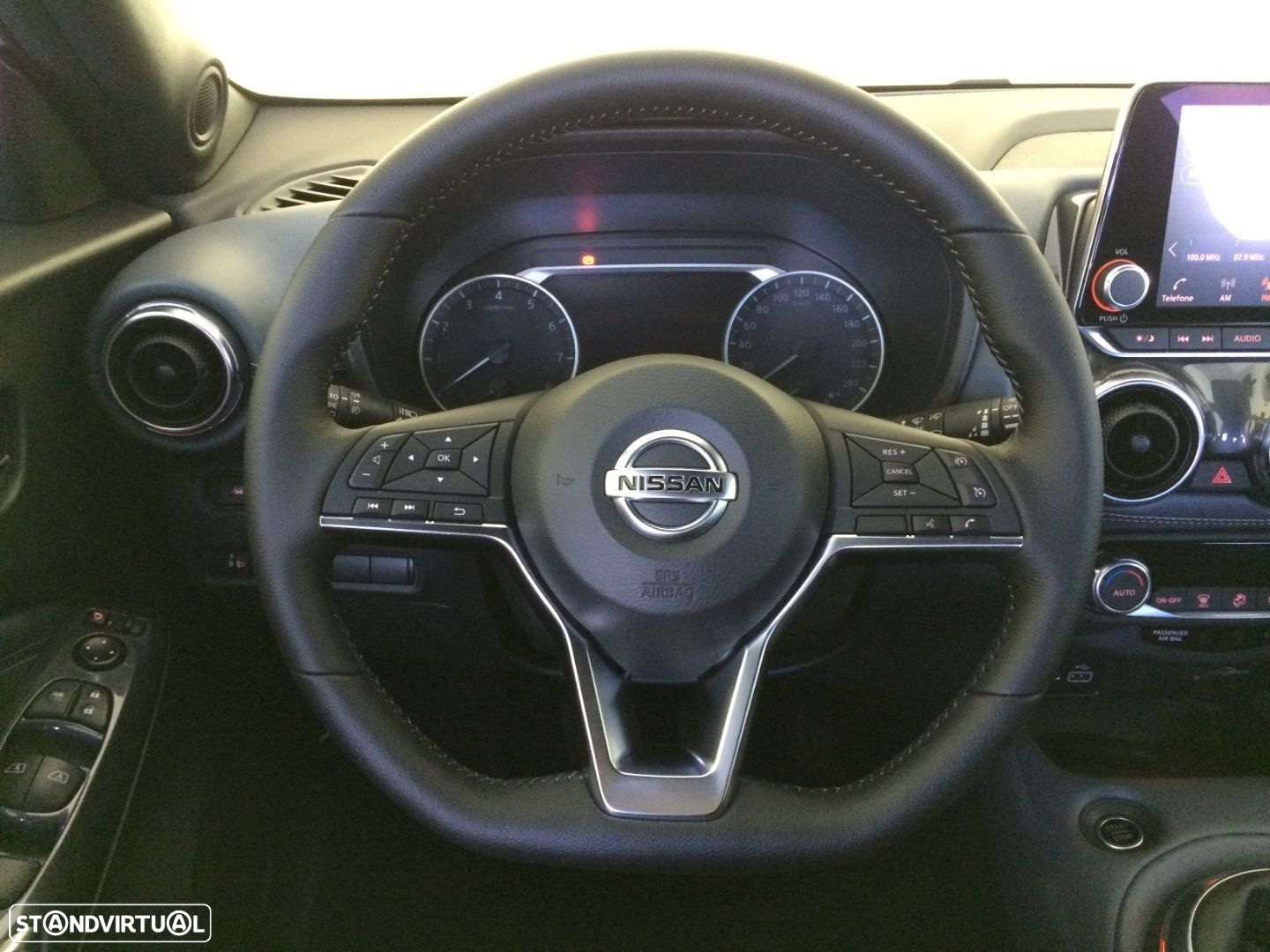 Nissan Juke 1.0 DIG-T N-Connecta - 19