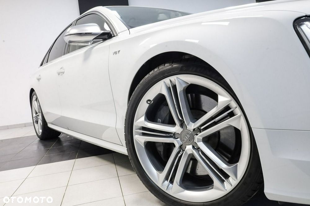 Audi S8 - 4