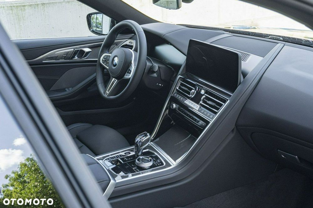 BMW Seria 8 - 22