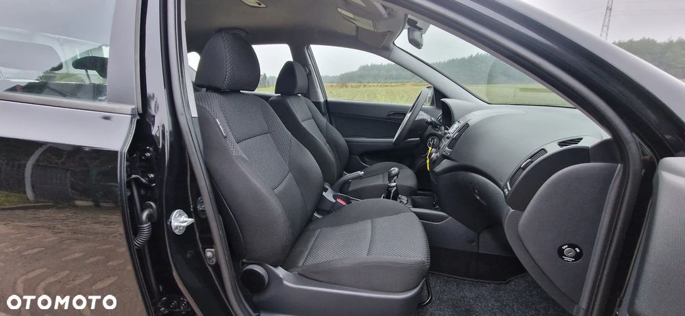 Hyundai i30 i30cw 1.4 UEFA EURO 2012 Edition - 25