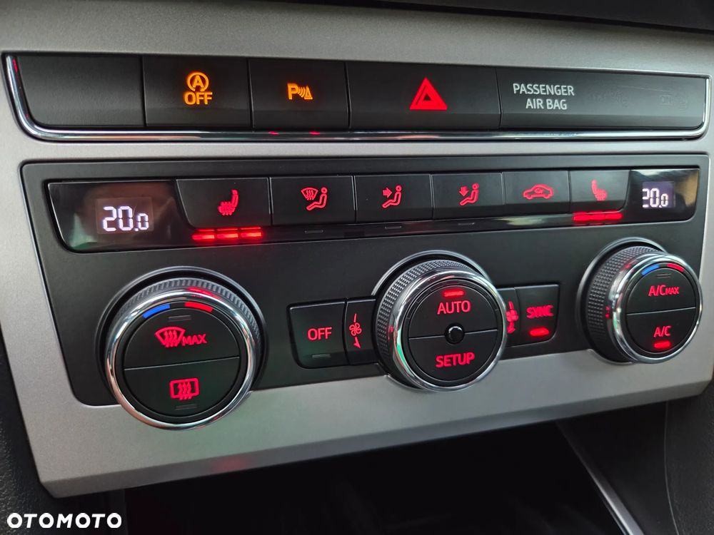 Seat Leon 2.0 TDI Xcellence S&S DSG - 35