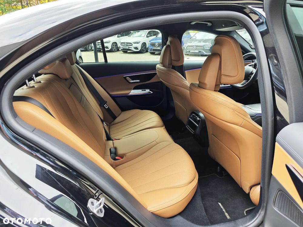 Mercedes-Benz Klasa E 220 d mHEV 4-Matic AMG 9G-Tronic - 18