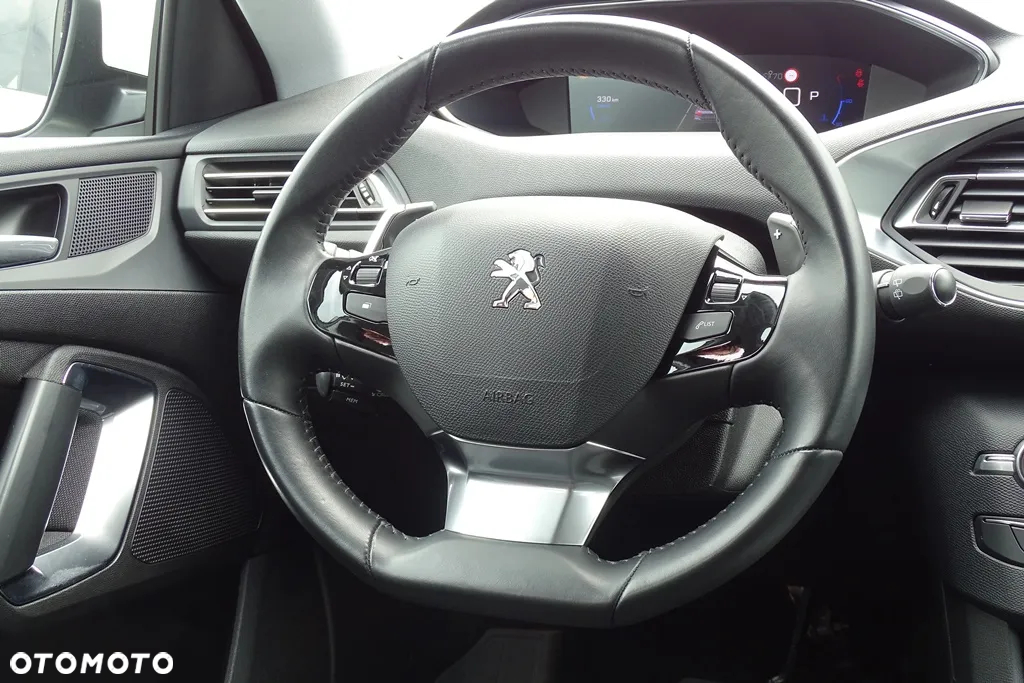 Peugeot 308 1.5 BlueHDi Allure Pack S&S EAT8 - 28