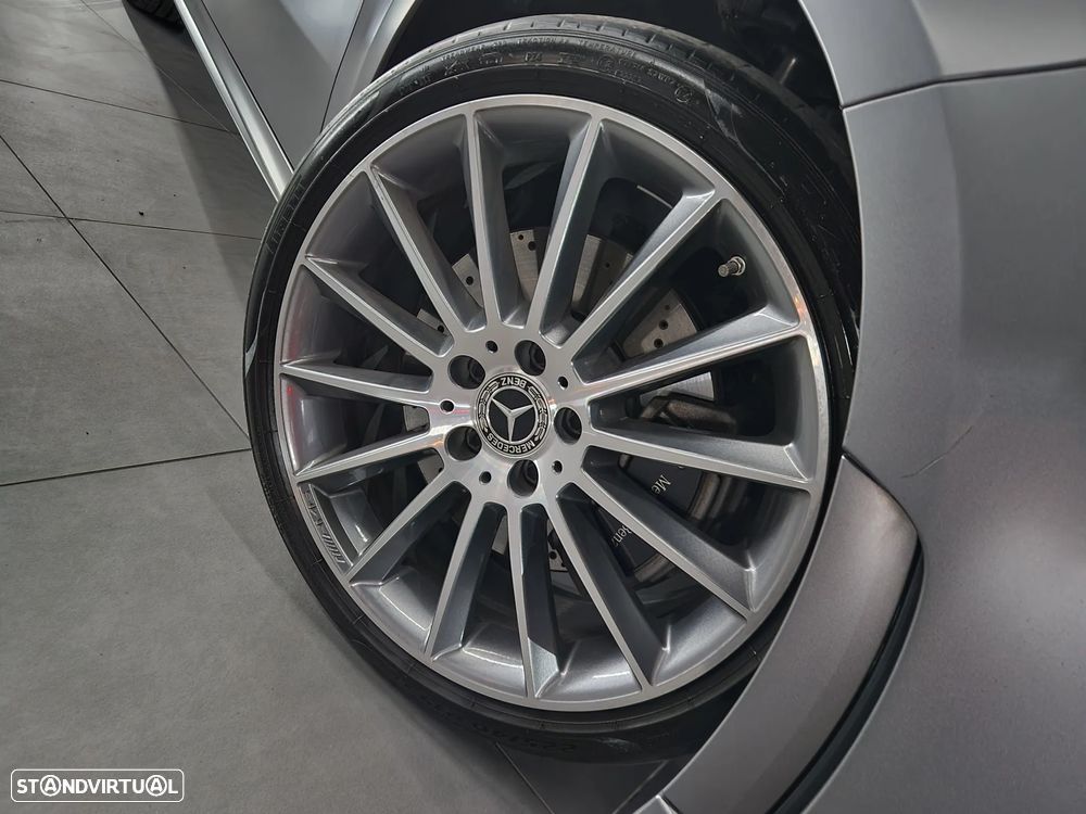 Mercedes-Benz A 250 Limousine e AMG Line - 3