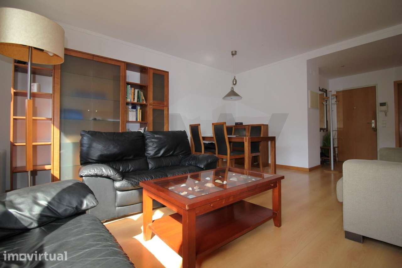 Apartamento T2 com parqueamento na Alta de Lisboa - Grande imagem: 2/22