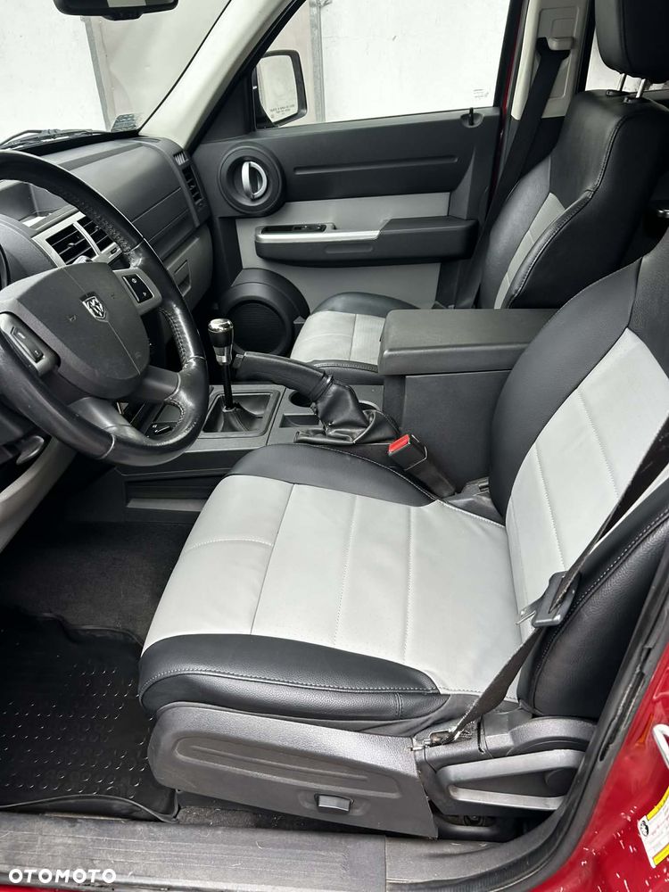 Dodge Nitro 2.8 CRD SE - 5