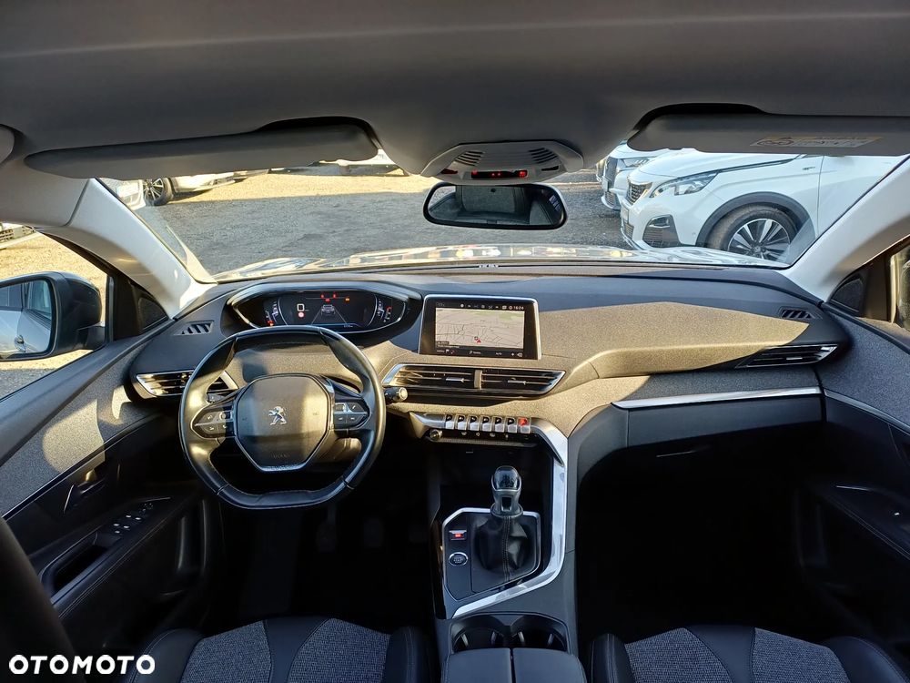 Peugeot 3008 1.2 PureTech Allure S&S - 23