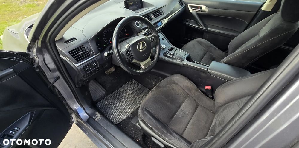 Lexus CT - 8