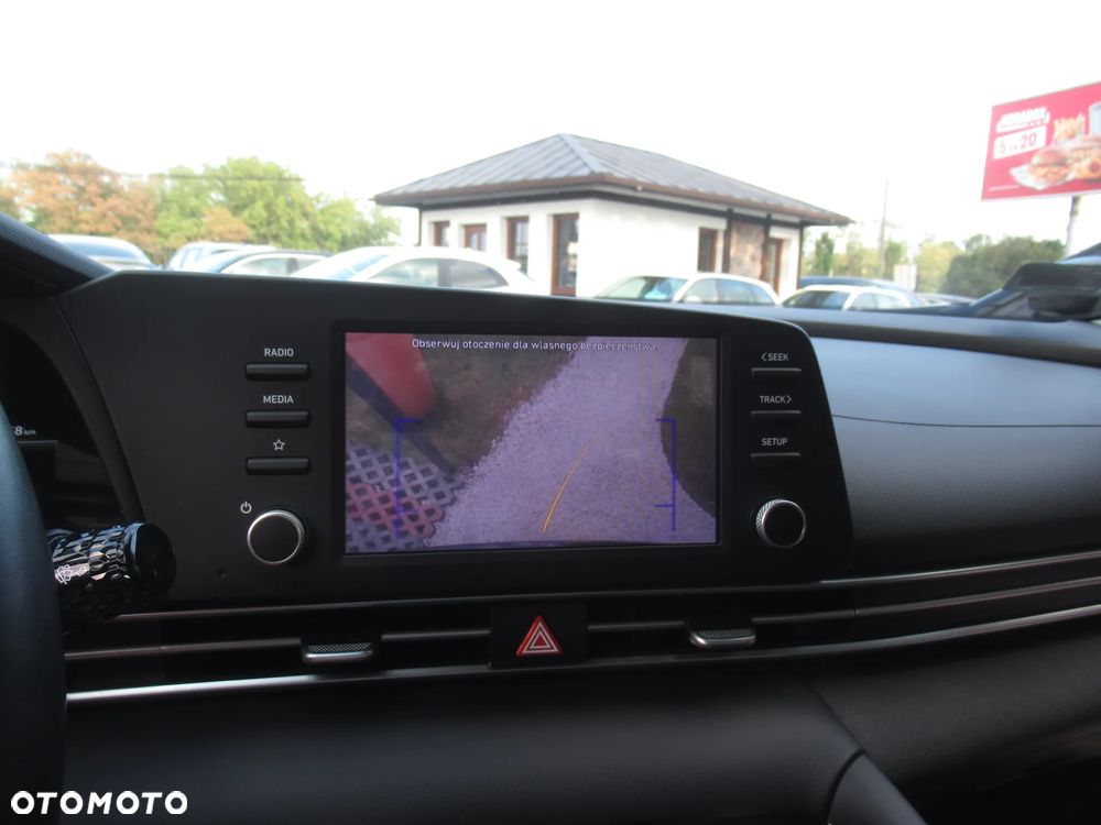 Hyundai Elantra 1.6 Smart CVT - 20