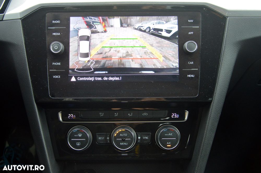 Volkswagen Passat 1.6 TDI DSG Comfortline - 11