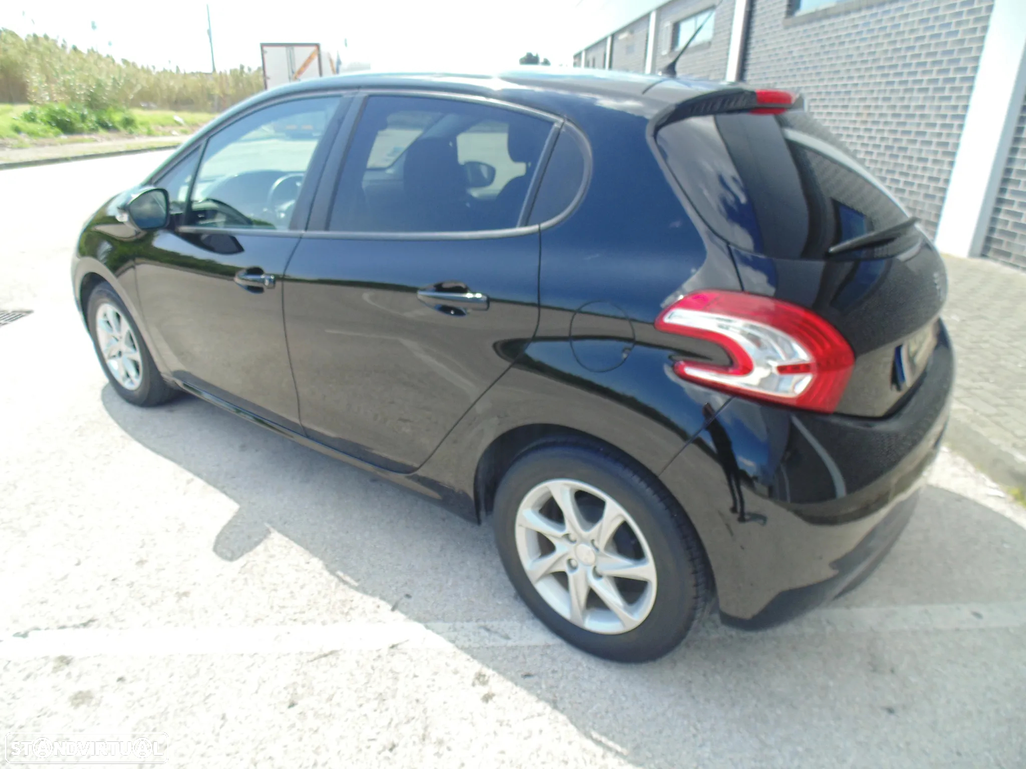 Peugeot 208 1.4 HDi Active - 14