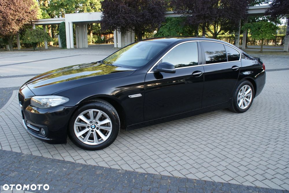 BMW Seria 5 528i Sport-Aut Luxury Line - 12