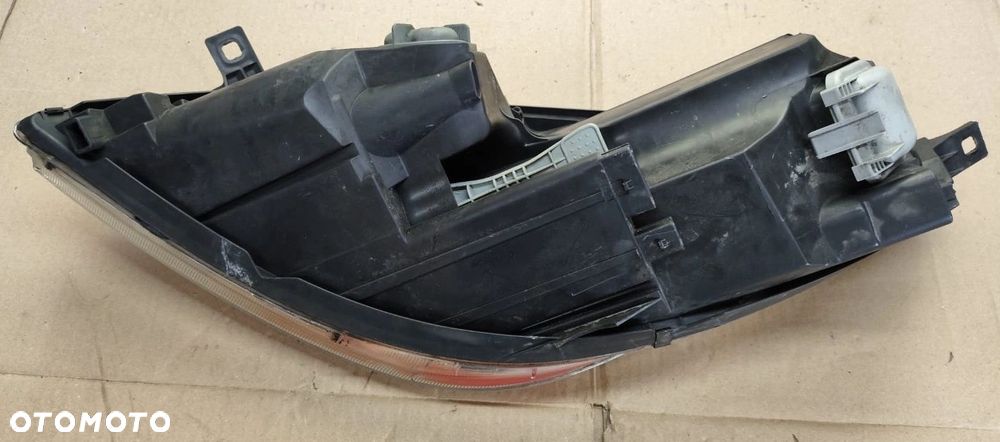 .Colt VI lampa przednia przód PRAWA EU Z30 Mitsubishi - 2