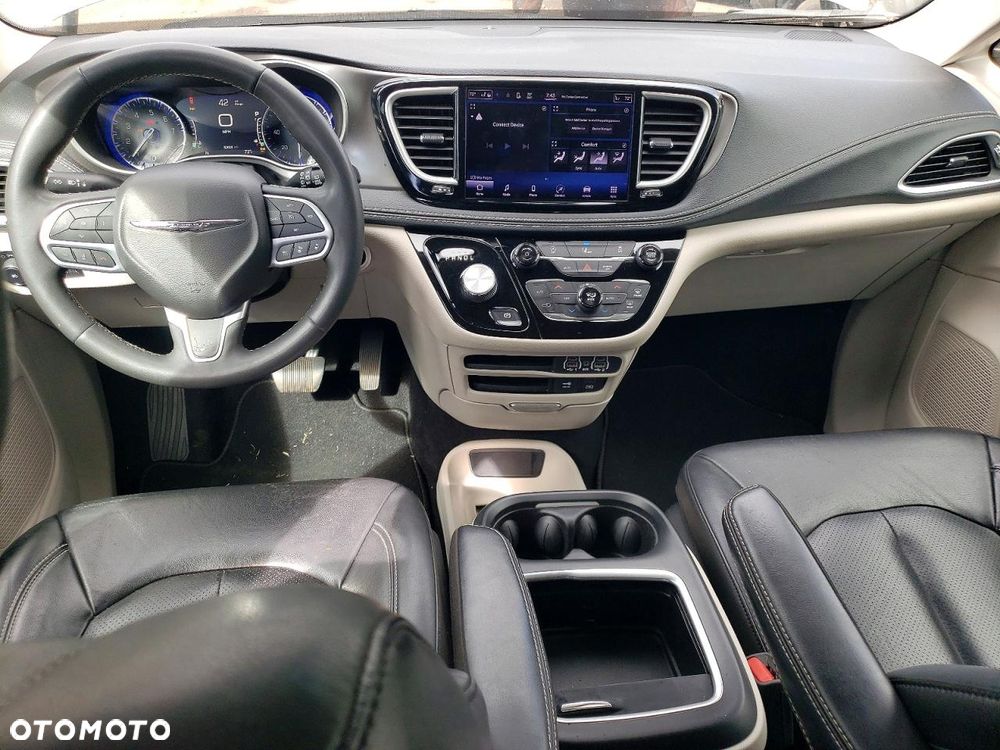 Chrysler Pacifica - 7