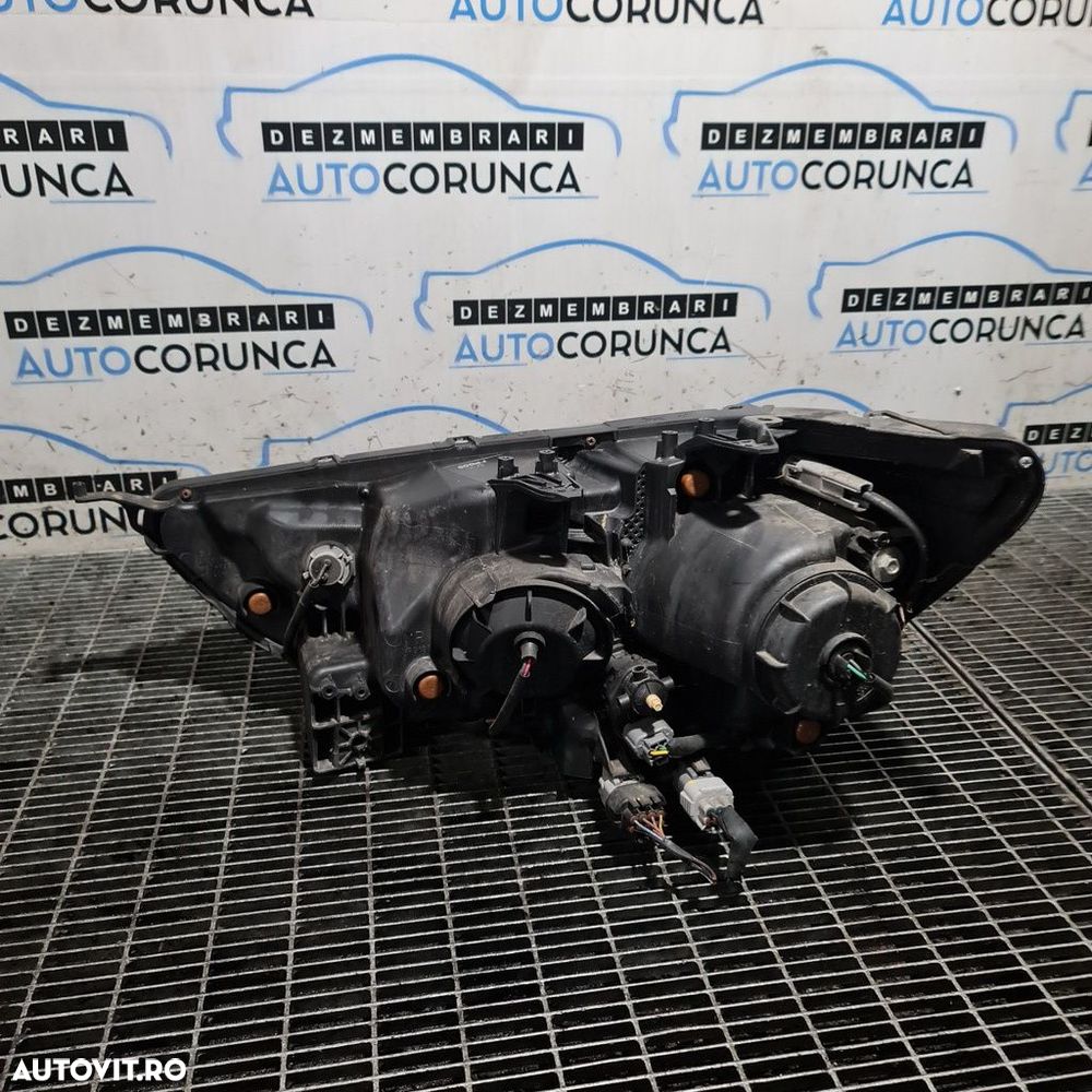 Far Dreapta Mitsubishi ASX Facelift 2016 2016 - 2018 SUV 4 Usi (1337) Cu lupă - 2