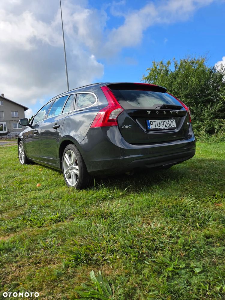Volvo V60 D2 Momentum - 30