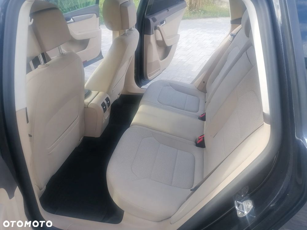 Volkswagen Passat 2.0 TDI Comfortline - 12