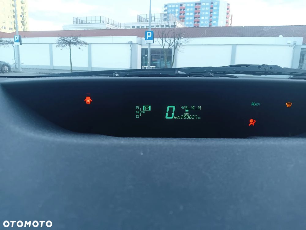 Toyota Prius 1.5 VVT-i Sol - 11