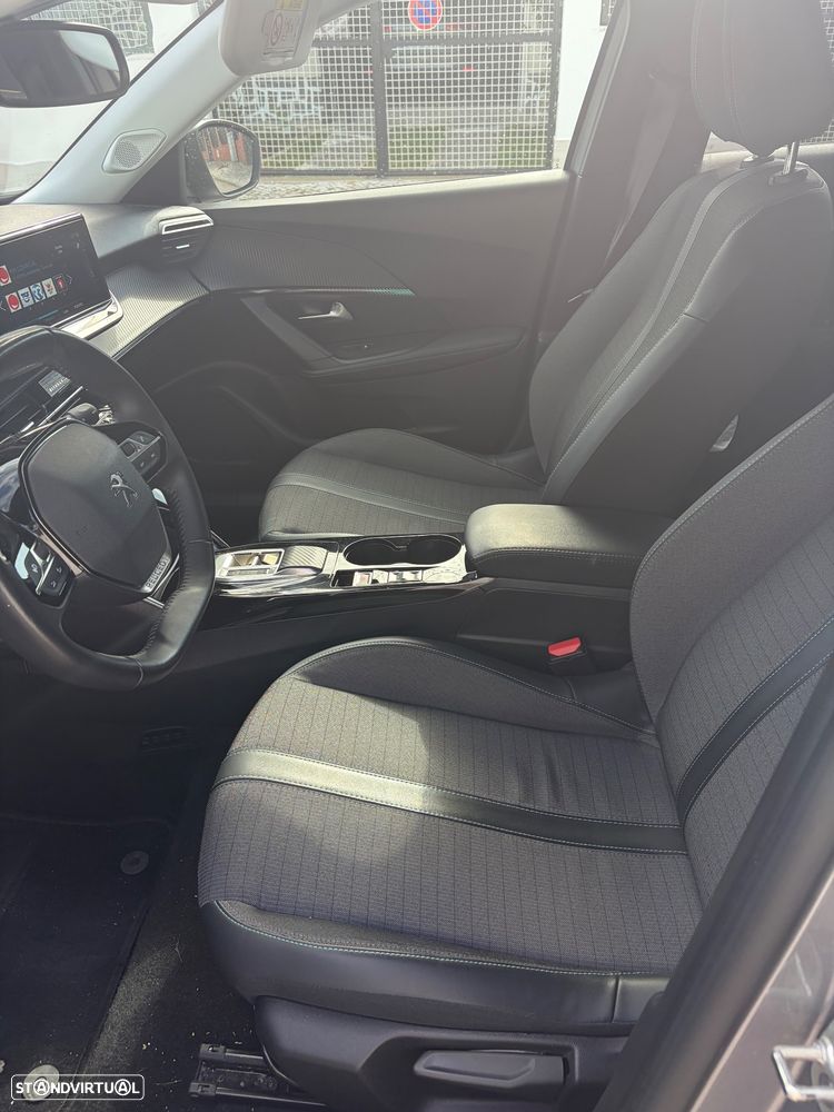 Peugeot e-2008 54 kWh Allure - 7