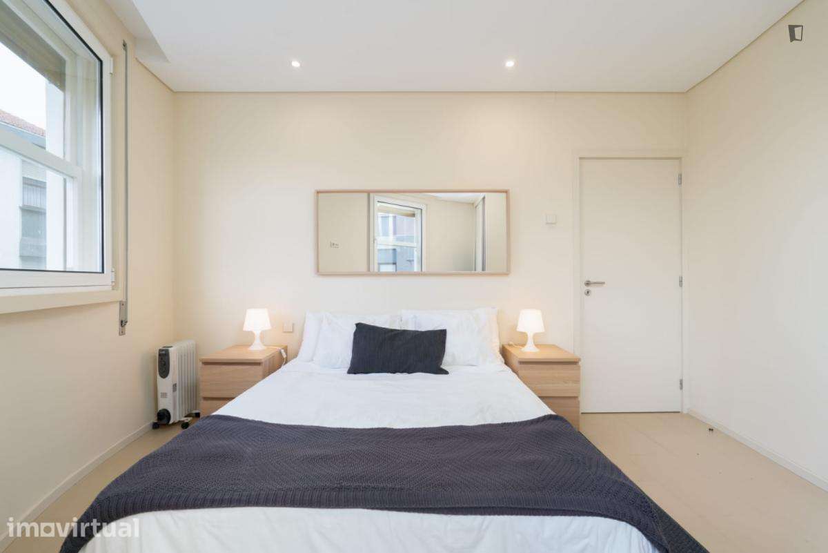 Apartamento com 2 quartos - localizado em Paranhos Porto - Grande imagem: 4/25