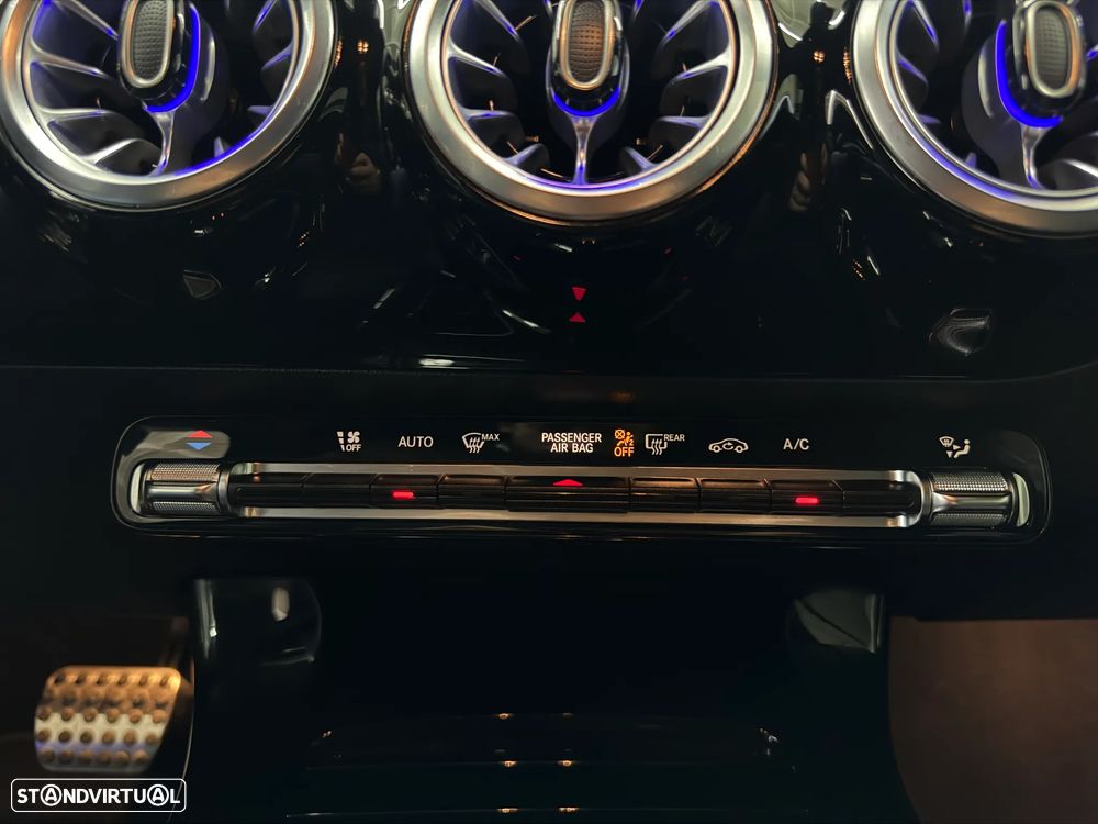 Mercedes-Benz A 200 Limousine AMG Line Aut. - 33