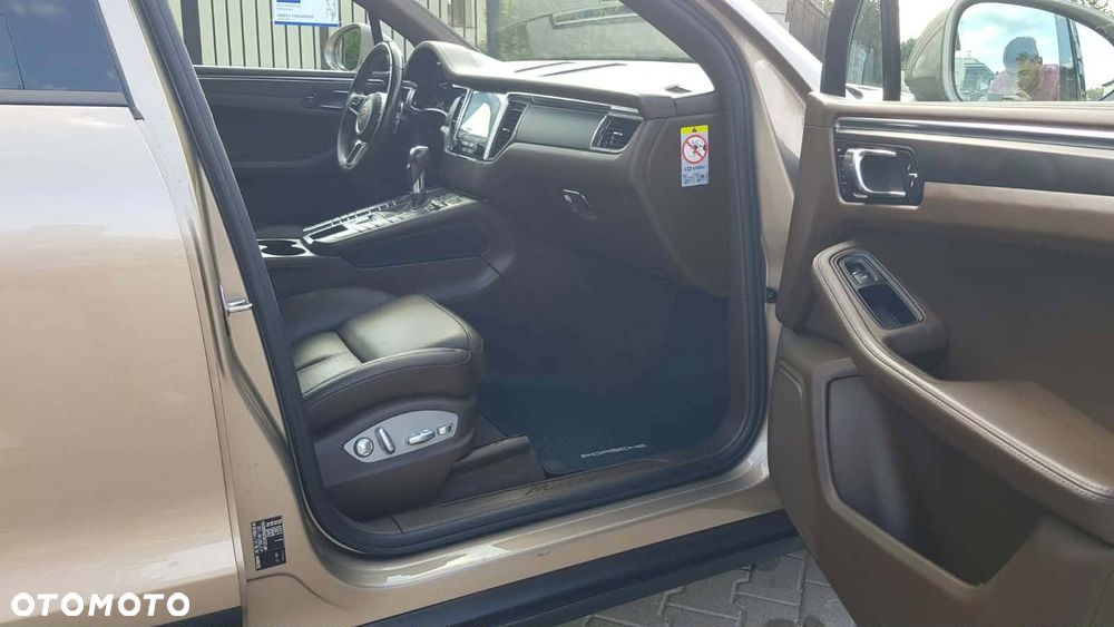 Porsche Macan - 16