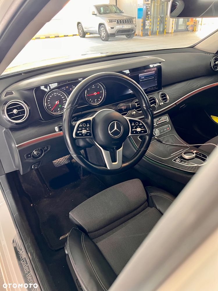 Mercedes-Benz Klasa E 220 d 4-Matic 9G-TRONIC - 10