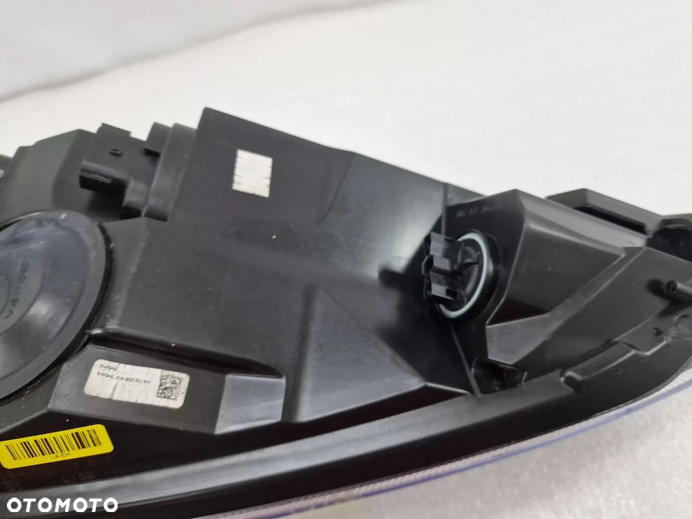 FORD FIESTA MK8 17- PRAWA LAMPA PRZEDNIA PRZÓD SOCZEWKA + LED , CIEMNA , NR L1BB-13E014-EH , NR AUKCJI LA448 - 10