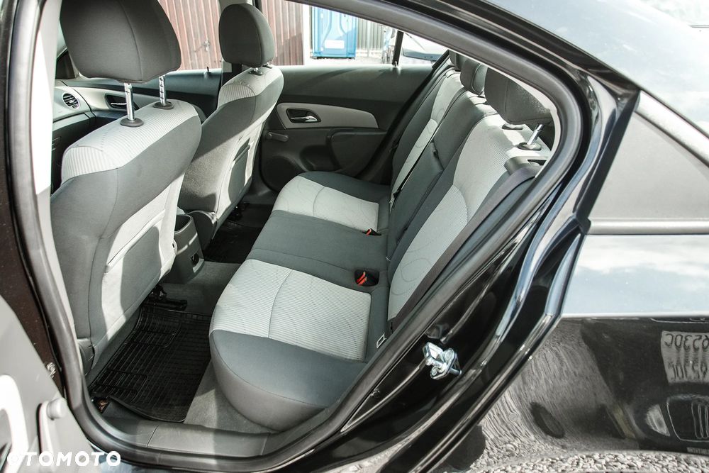 Chevrolet Cruze 1.6 LS - 24