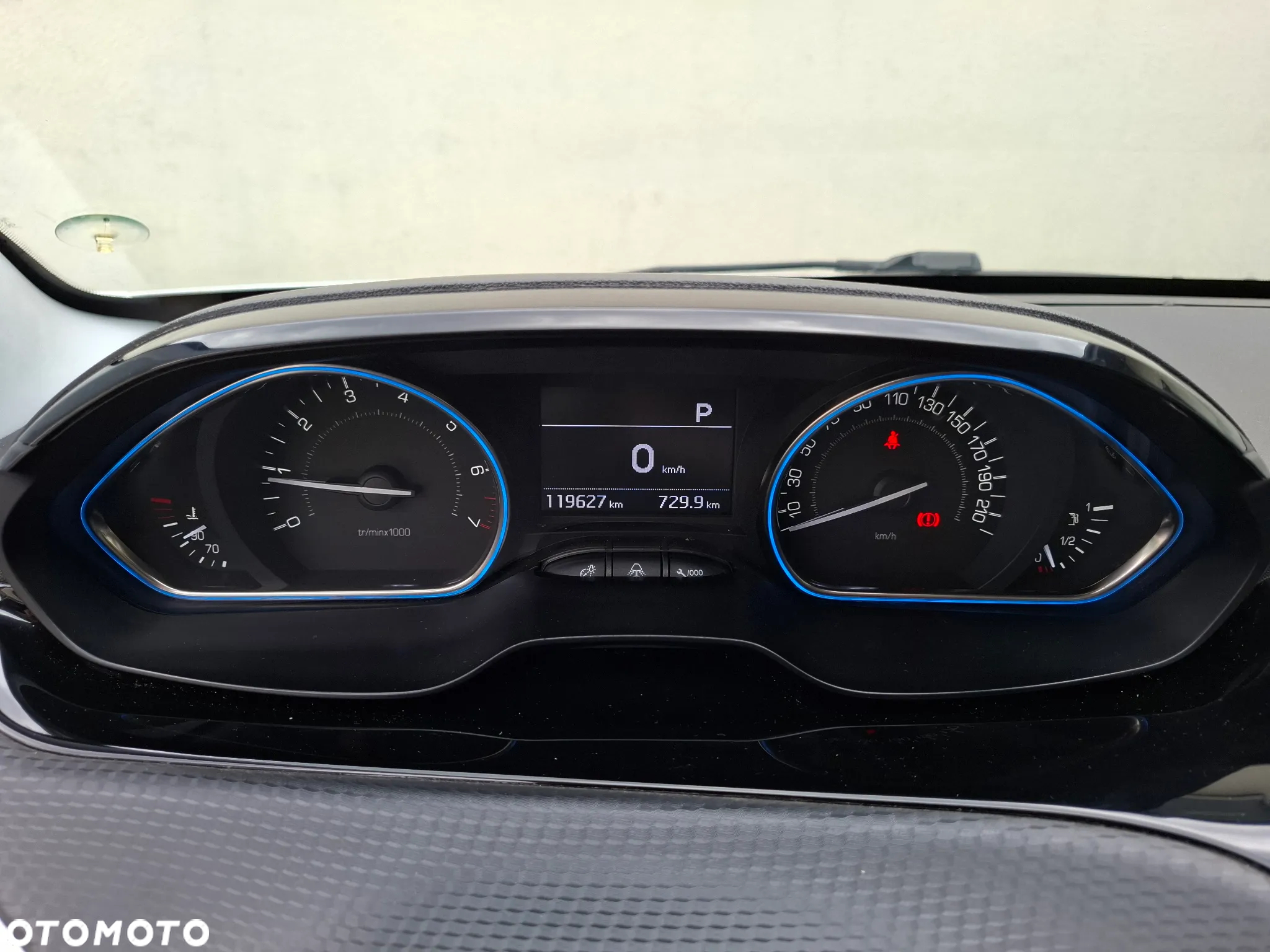 Peugeot 2008 1.2 Pure Tech Allure S&S EAT6 - 18