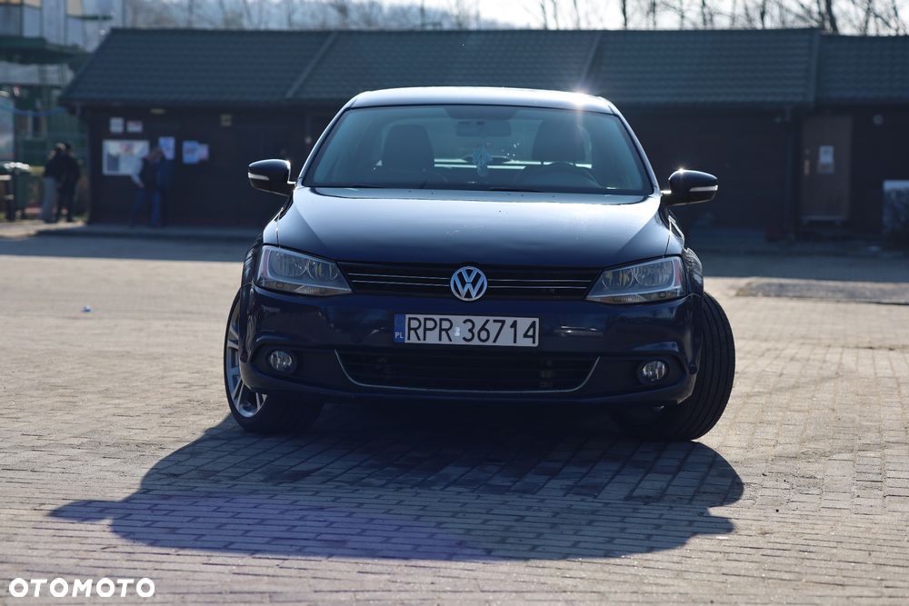 Volkswagen Jetta - 7