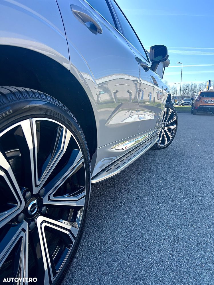 Volvo XC 60 T8 AWD Recharge Ultimate Dark - 5